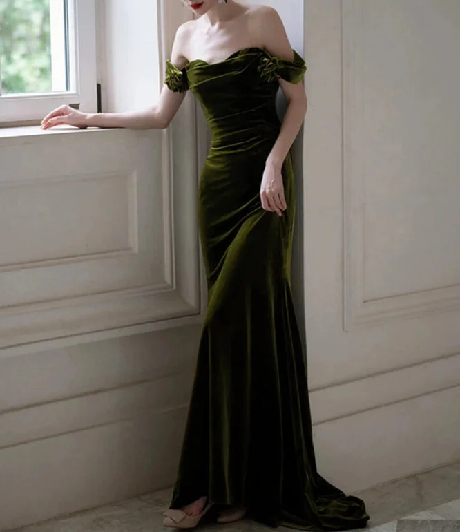 women's bespoke dressesMermaid Sweetheart Off Shoulder Formal Long Dress Green Velvet Prom Dress